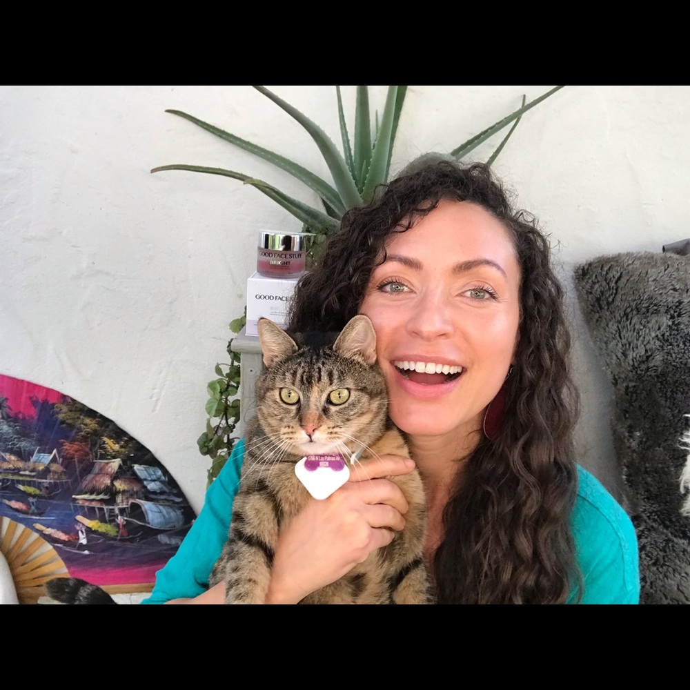 Meet your Posher, Leda